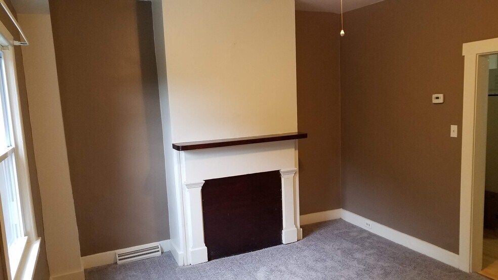 Living Room - 1937 Meadville St
