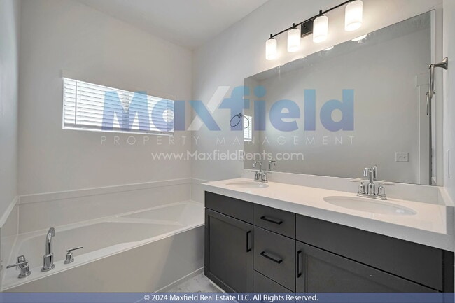 Building Photo - Beautiful Interior Townhouse - 3BD 3BA 2GA