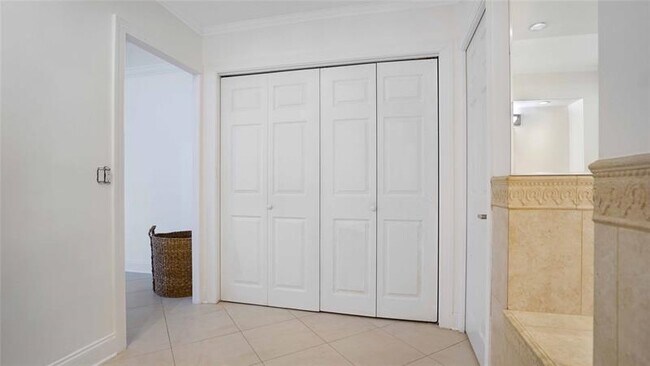 Building Photo - 3430 Galt Ocean Dr
