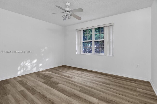 Building Photo - 106 Gables Blvd
