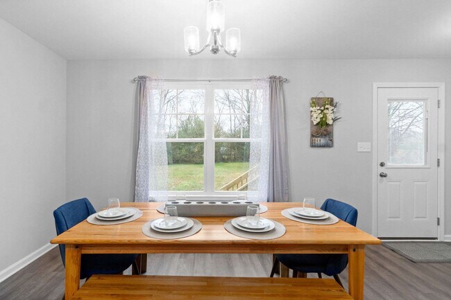 Building Photo - 863 Central Ave