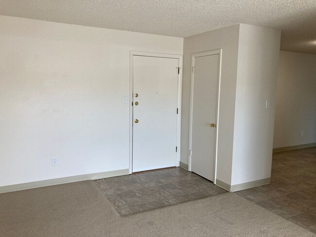 Building Photo - VIEWS OF OPEN SPACE & MOUNTAINS! COMPLETELY REMODELED BEAUTIFUL 3-BR, 2-Bath Condo! Everything Br...