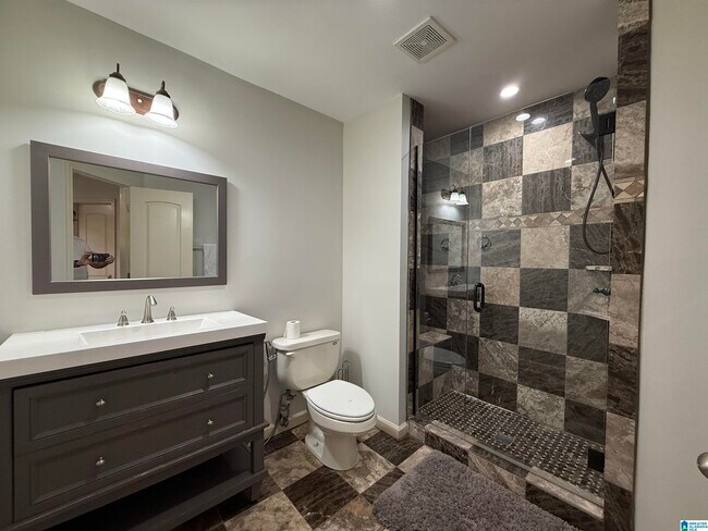 Building Photo - 2304 Arbor Glen