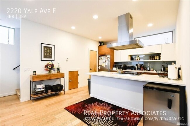 Building Photo - 2220 Yale Ave. E.