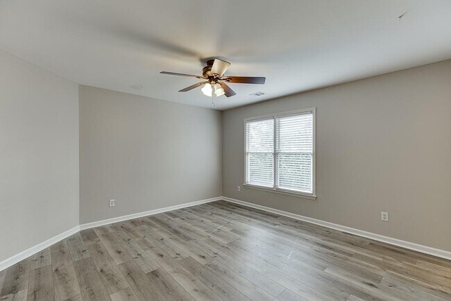 Building Photo - 1795 Lake Heights Cir