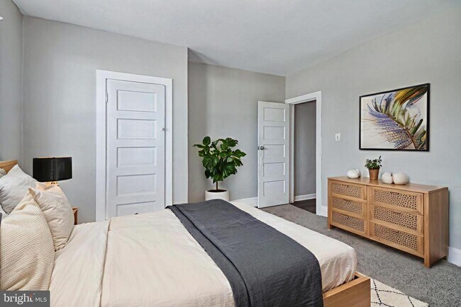 Building Photo - 24 Trent Ave