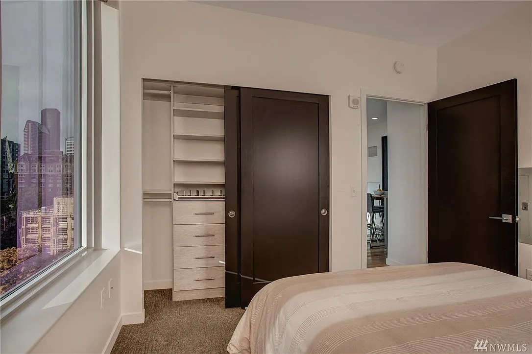 Building Photo - 1321 Seneca St