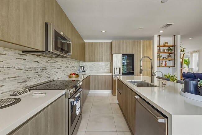 Building Photo - 10359 NW 67th Terrace