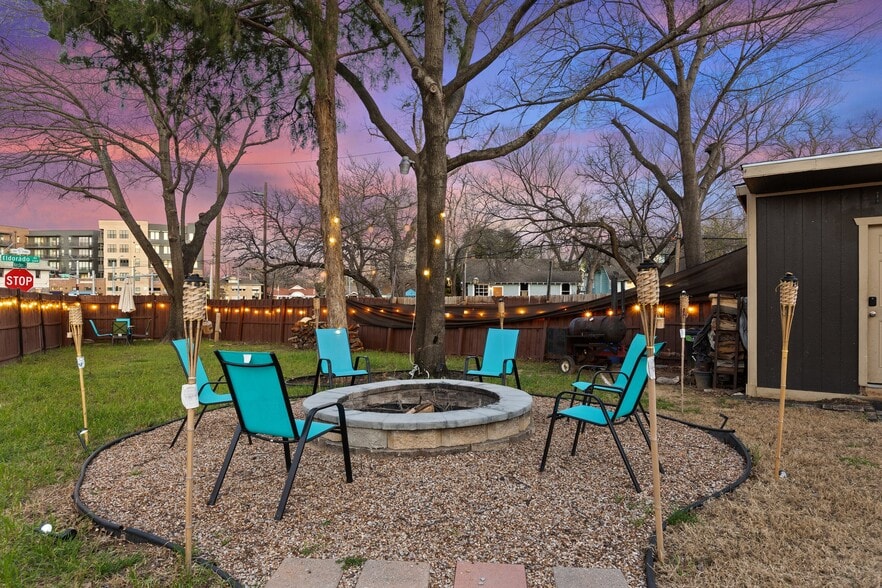 Building Photo - 1047 Eldorado Ave