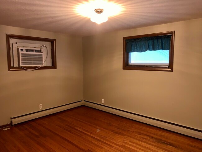 Building Photo - 4370 Seeman St SW