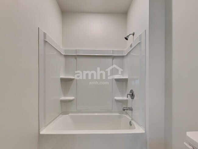 Building Photo - 738 Carnaby Ln