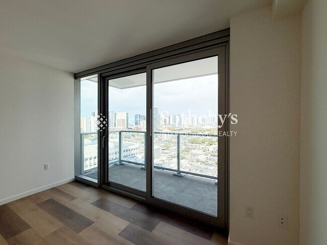 Building Photo - 1515 Liona St