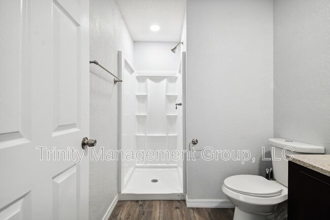 Building Photo - 1051 Dogwood Dr