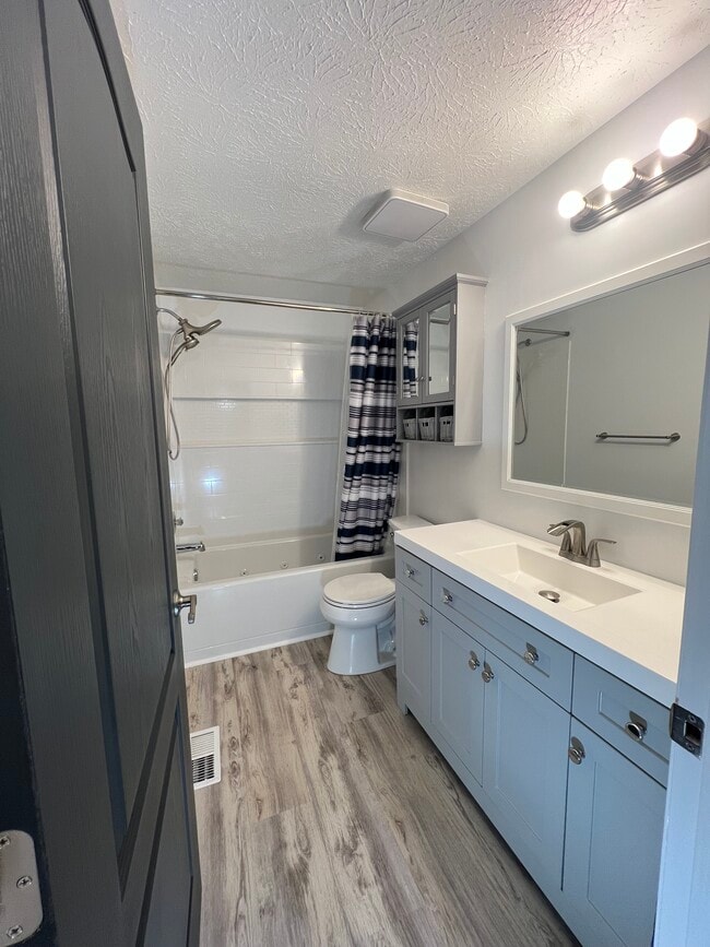 Building Photo - 9672 E Idlewood Dr