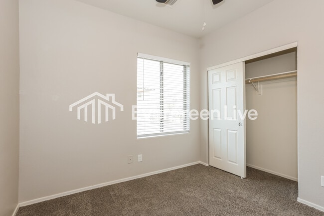 Building Photo - 11606 W Kinderman Dr