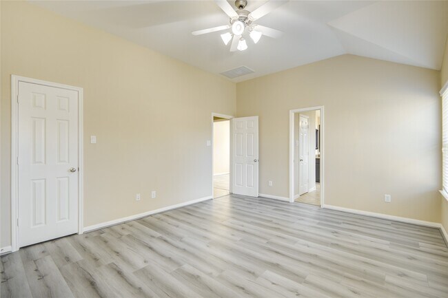 Building Photo - 26322 Creston Cliff Ct