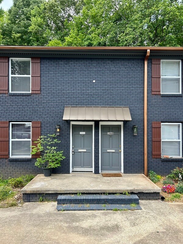 Building Photo - 1464 Sherwood Dr