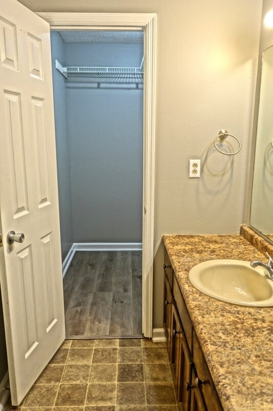 Building Photo - 111 Scarlet Oak Cir