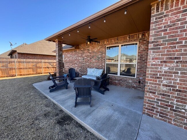 Building Photo - 3 bed plus office , 3 car garage with storm shelter, shop with electric and covered patio in Moor...