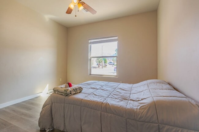 Building Photo - Beautiful 3 Bed 2 Bath Home