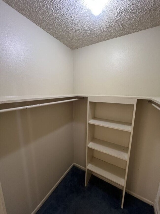 Building Photo - Weston St.