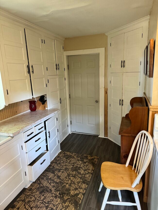 Building Photo - 101 Temple St