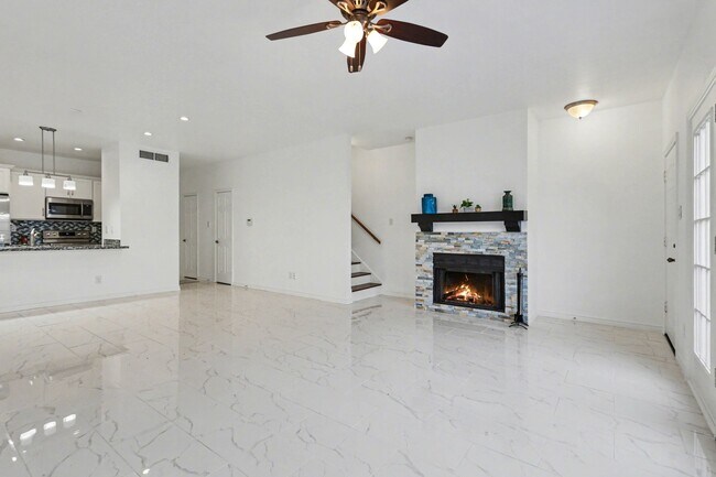 Building Photo - 600 Wilcrest Dr