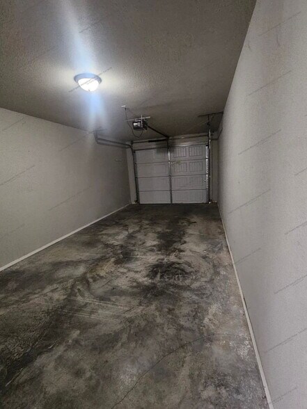 Building Photo - 2121 Ingalls Ln
