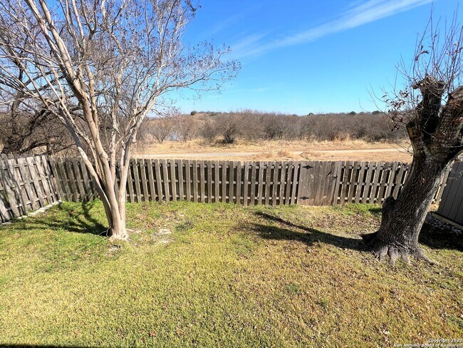 Building Photo - 8214 Chestnut Manor Dr