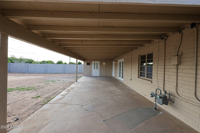 Building Photo - 2301 W Osborn Rd