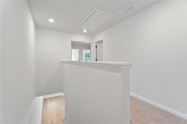 Building Photo - 156 Flier Dr