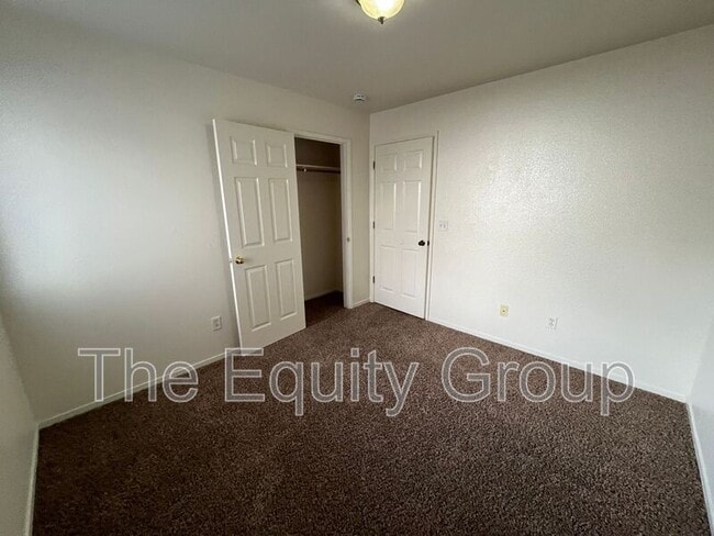 Building Photo - 1424 Cottage Pl