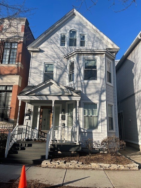 Building Photo - 1416 W Barry Ave