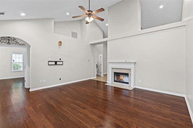 Building Photo - 5551 Wood Vale Ct