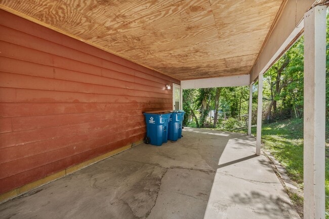 Building Photo - 3 bd /1 ba