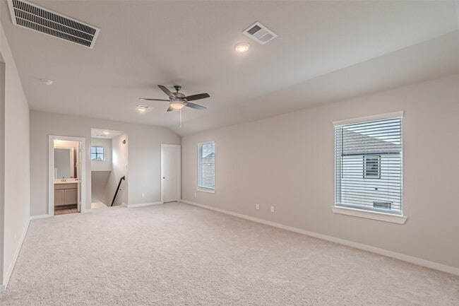 Building Photo - 21606 Wave Holw Dr