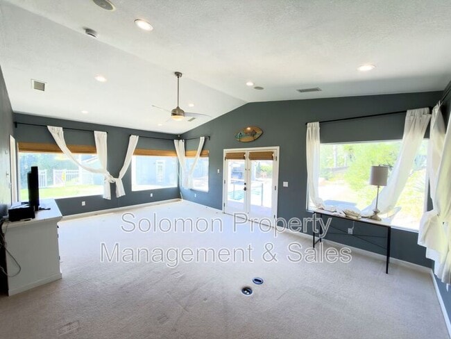 Building Photo - 2840 Esturion Pl