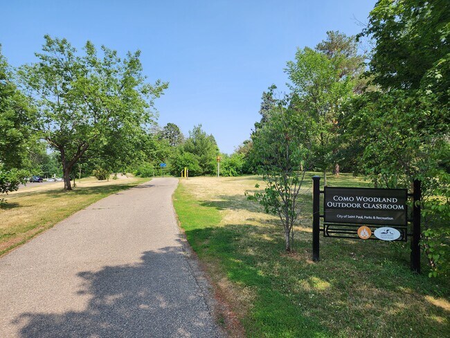 Building Photo - 1410 Breda Ave