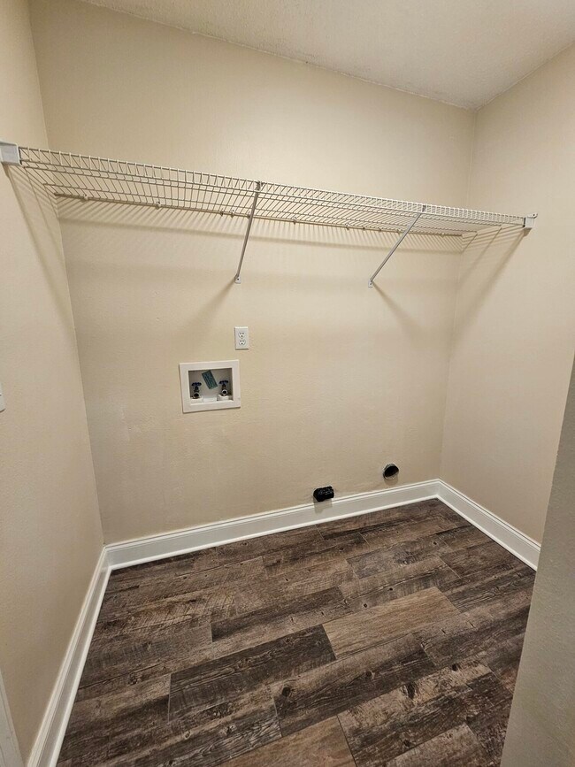 Building Photo - 8082 Sleepy Bay Blvd