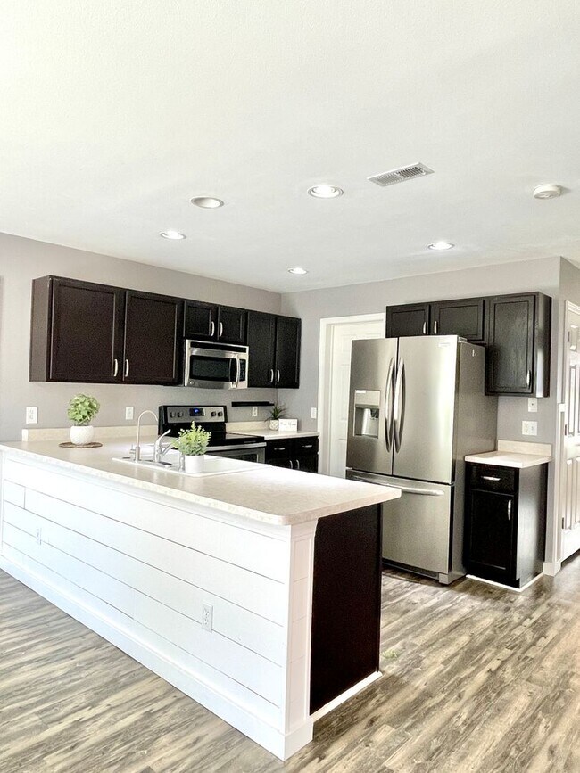 Building Photo - Spacious 3 Bed Home Near Hill AFB & I-15 – RV Parking + Fenced Yard