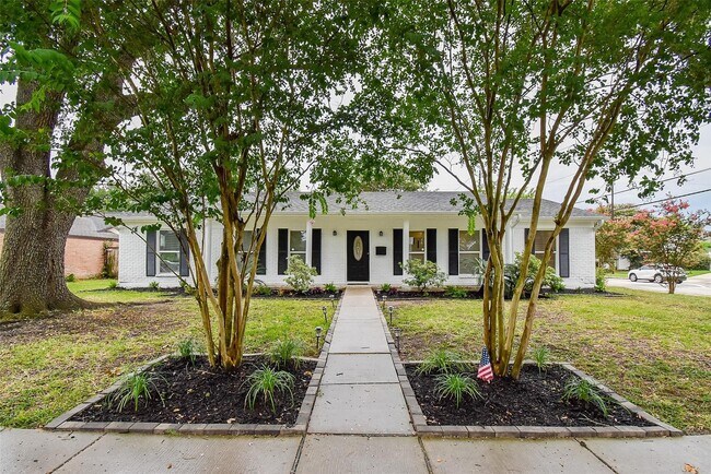 Building Photo - 4947 Cheena Dr