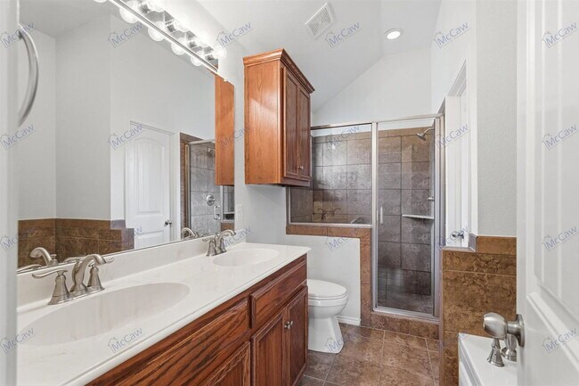 Building Photo - 1904 Louis Miller Dr