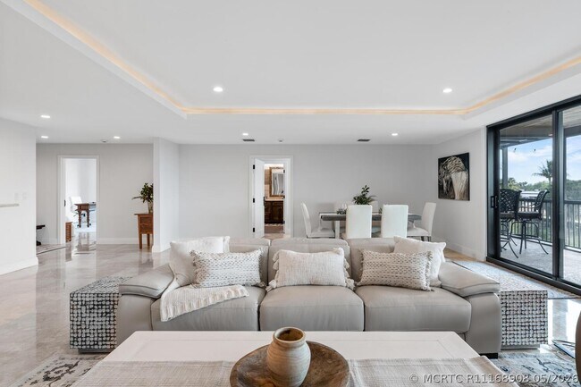Building Photo - 2785 Polo Island Dr