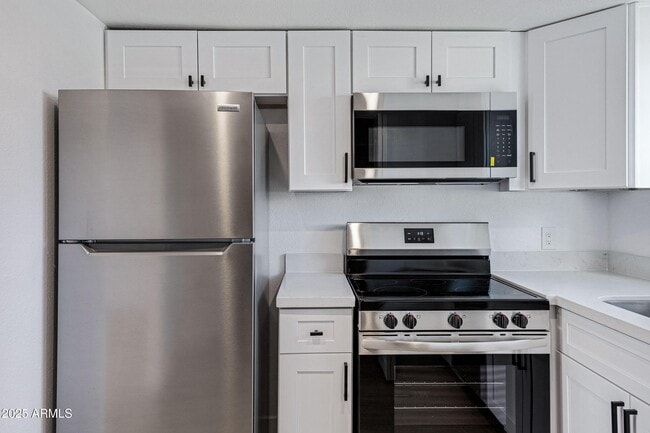Building Photo - 2415 N 71st St