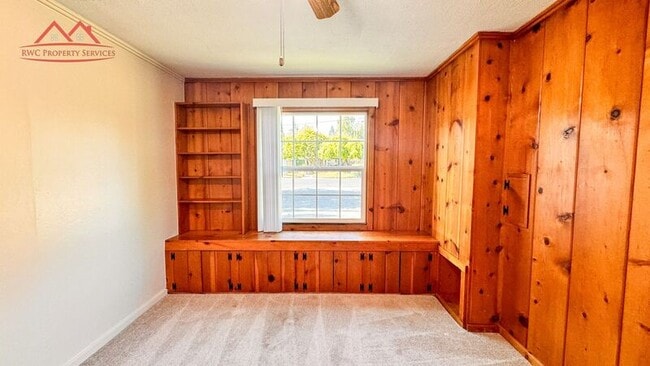 Building Photo - 1385 Ranchita Dr