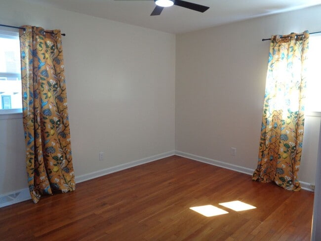 Building Photo - Well-Maintained 2 Bedroom House for Rent