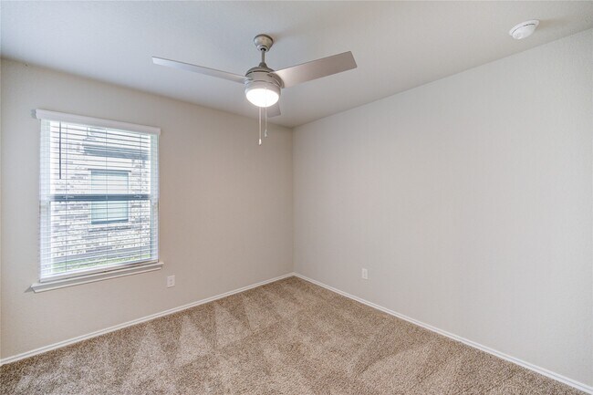 Building Photo - 16937 Rich Pines Dr