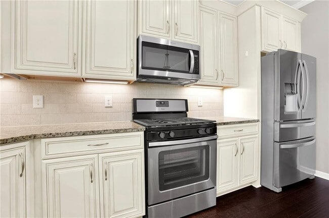 Building Photo - 309 Trappers Bluff