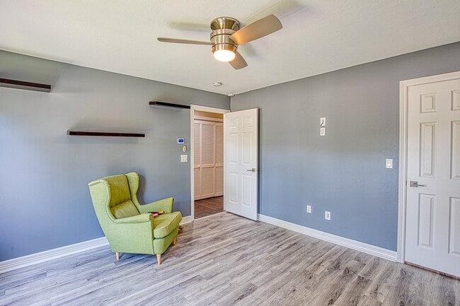 Building Photo - 1743 French Village Dr