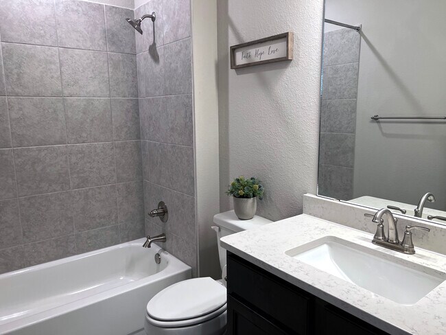 Building Photo - 131 Ace Ln